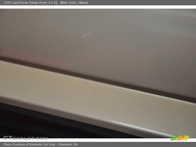 White Gold / Walnut 2000 Land Rover Range Rover 4.0 SE