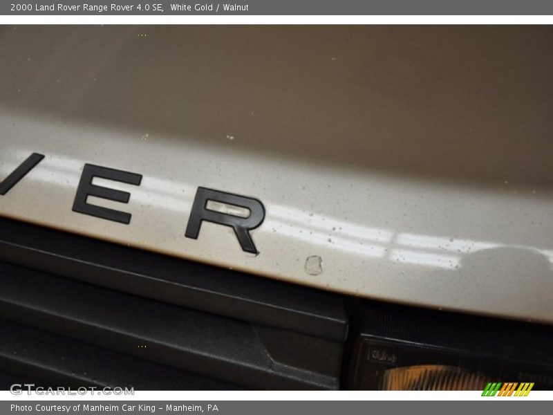 White Gold / Walnut 2000 Land Rover Range Rover 4.0 SE
