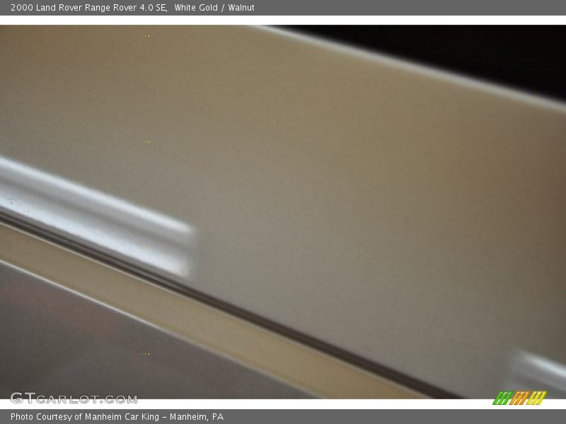 White Gold / Walnut 2000 Land Rover Range Rover 4.0 SE