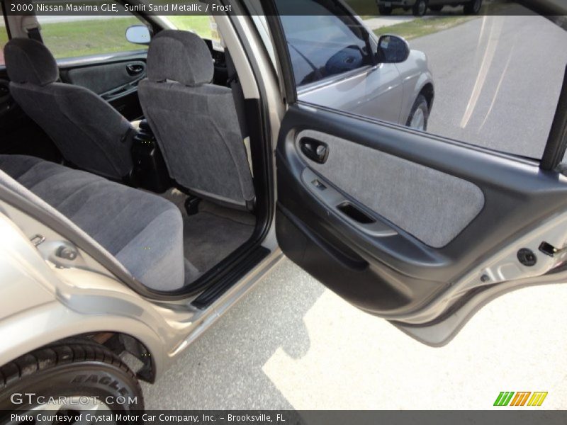 Sunlit Sand Metallic / Frost 2000 Nissan Maxima GLE