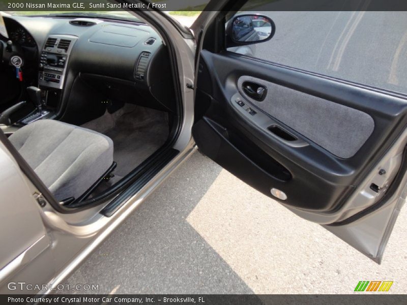 Sunlit Sand Metallic / Frost 2000 Nissan Maxima GLE