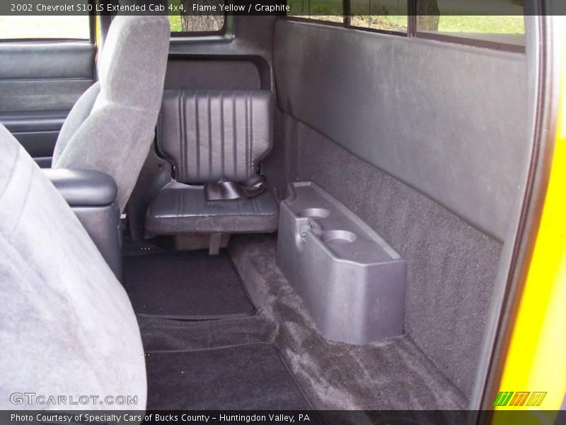 Flame Yellow / Graphite 2002 Chevrolet S10 LS Extended Cab 4x4