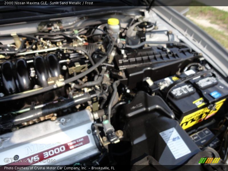 Sunlit Sand Metallic / Frost 2000 Nissan Maxima GLE