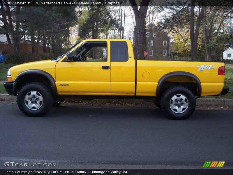 Flame Yellow / Graphite 2002 Chevrolet S10 LS Extended Cab 4x4