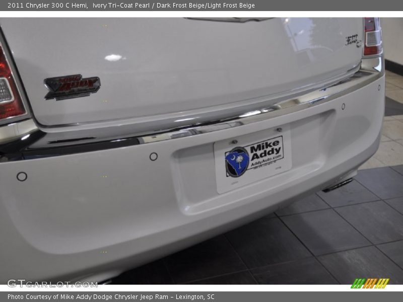 Ivory Tri-Coat Pearl / Dark Frost Beige/Light Frost Beige 2011 Chrysler 300 C Hemi