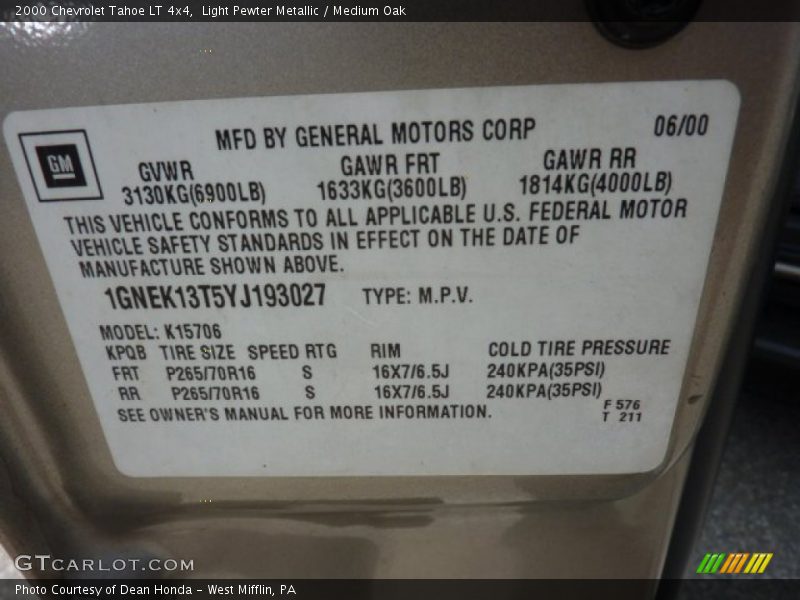 Light Pewter Metallic / Medium Oak 2000 Chevrolet Tahoe LT 4x4