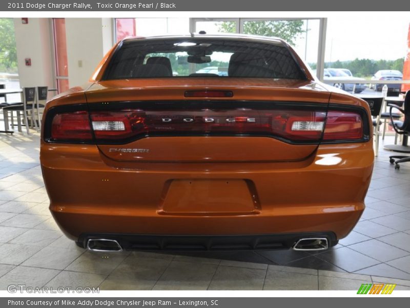 Toxic Orange Pearl / Black 2011 Dodge Charger Rallye