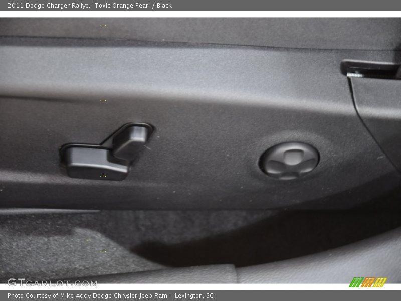 Toxic Orange Pearl / Black 2011 Dodge Charger Rallye