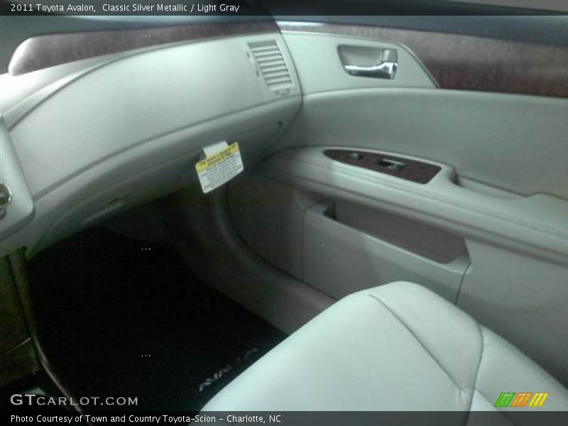 Classic Silver Metallic / Light Gray 2011 Toyota Avalon