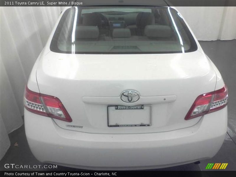 Super White / Bisque 2011 Toyota Camry LE