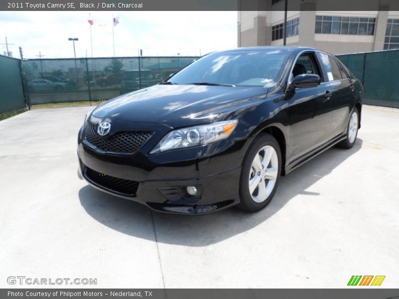 Black / Dark Charcoal 2011 Toyota Camry SE