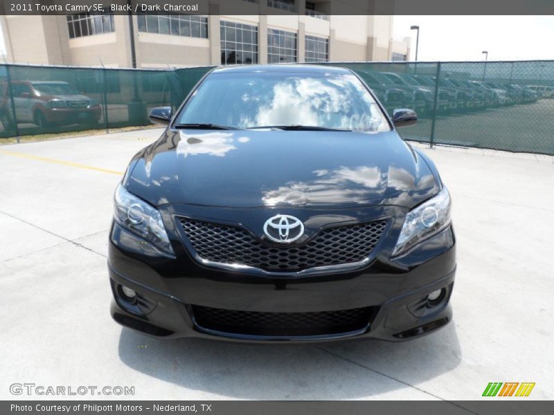 Black / Dark Charcoal 2011 Toyota Camry SE