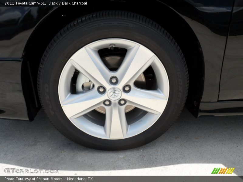 Black / Dark Charcoal 2011 Toyota Camry SE