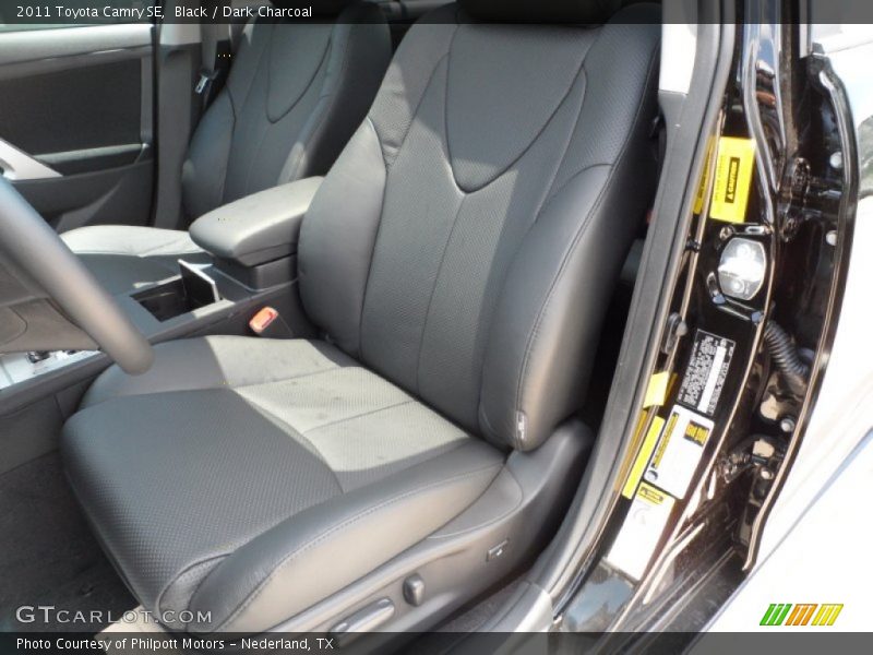 Black / Dark Charcoal 2011 Toyota Camry SE