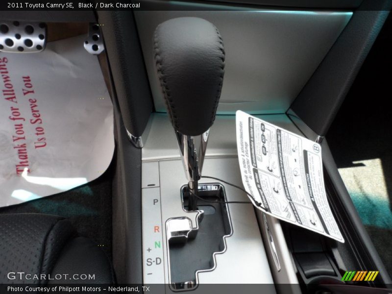 Black / Dark Charcoal 2011 Toyota Camry SE