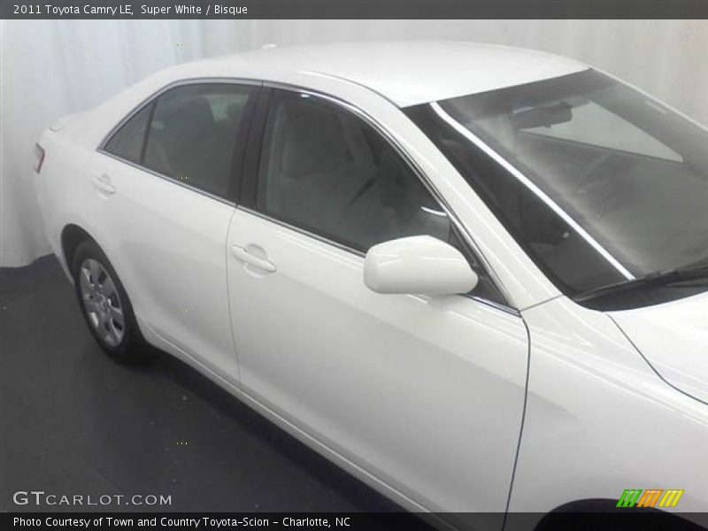 Super White / Bisque 2011 Toyota Camry LE