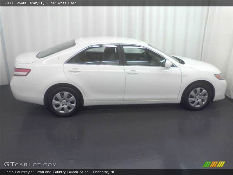 Super White / Ash 2011 Toyota Camry LE