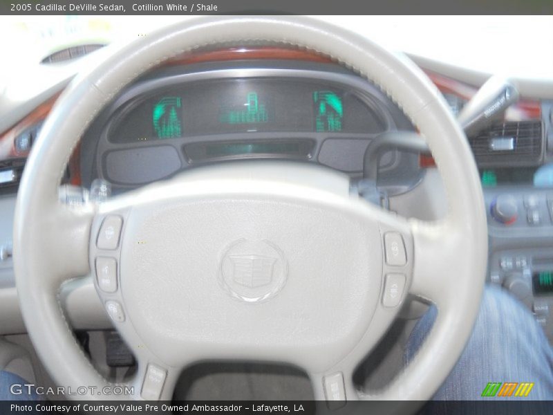Cotillion White / Shale 2005 Cadillac DeVille Sedan