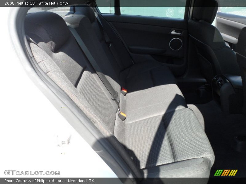 White Hot / Onyx 2008 Pontiac G8
