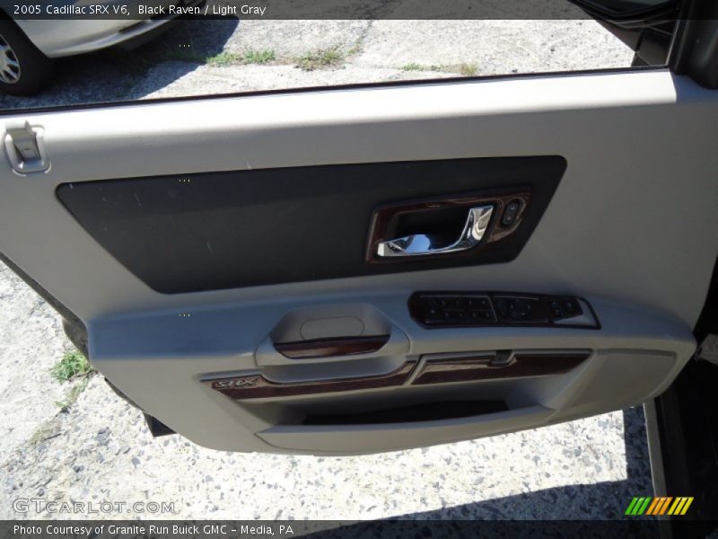 Black Raven / Light Gray 2005 Cadillac SRX V6