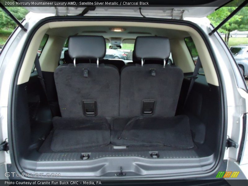 Satellite Silver Metallic / Charcoal Black 2006 Mercury Mountaineer Luxury AWD