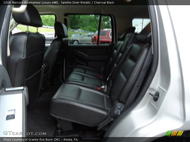 Satellite Silver Metallic / Charcoal Black 2006 Mercury Mountaineer Luxury AWD