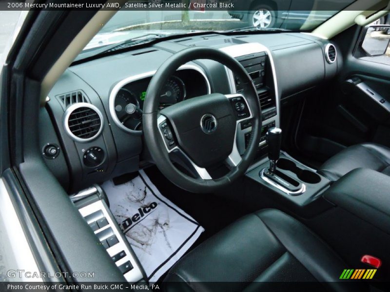 Satellite Silver Metallic / Charcoal Black 2006 Mercury Mountaineer Luxury AWD