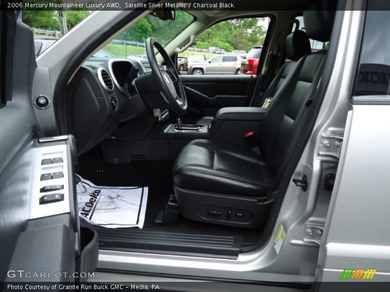 Satellite Silver Metallic / Charcoal Black 2006 Mercury Mountaineer Luxury AWD