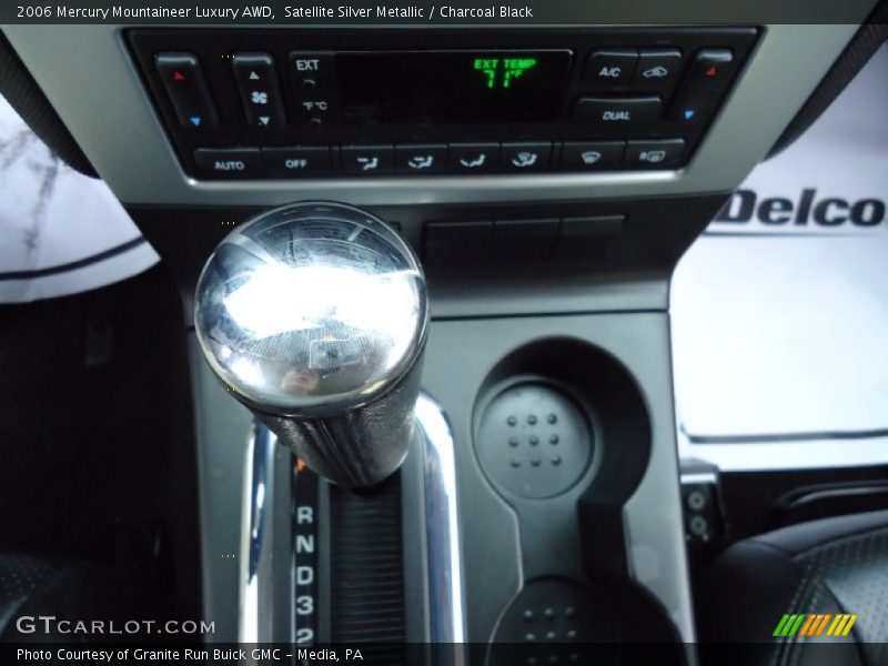 Satellite Silver Metallic / Charcoal Black 2006 Mercury Mountaineer Luxury AWD