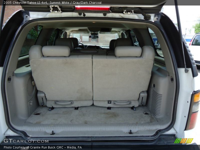 Summit White / Gray/Dark Charcoal 2005 Chevrolet Tahoe LS 4x4
