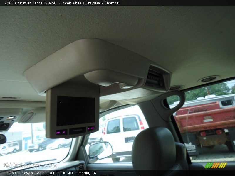 Summit White / Gray/Dark Charcoal 2005 Chevrolet Tahoe LS 4x4
