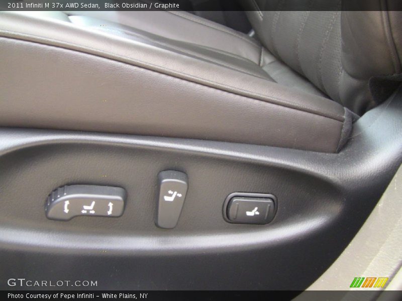 Controls of 2011 M 37x AWD Sedan