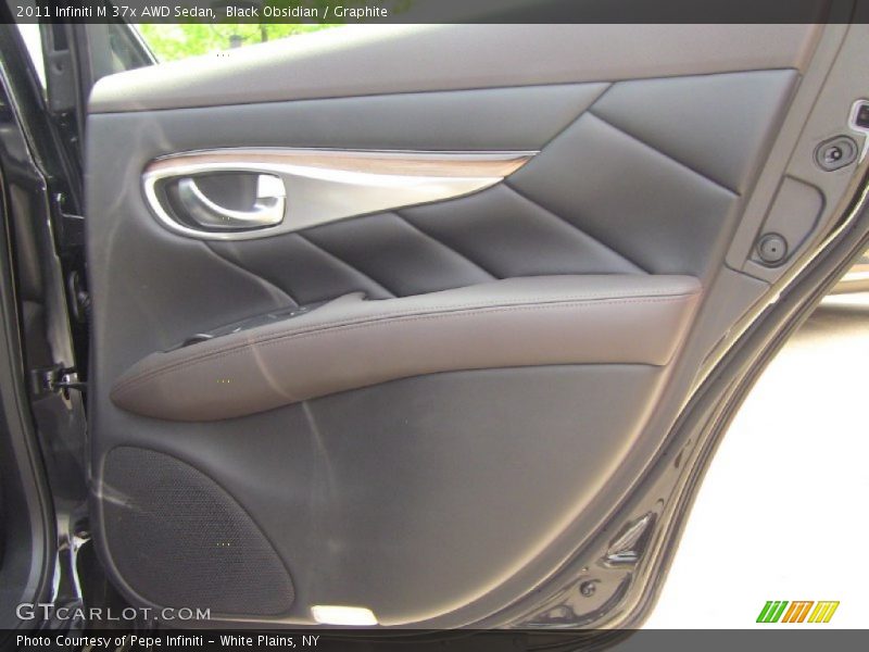 Door Panel of 2011 M 37x AWD Sedan