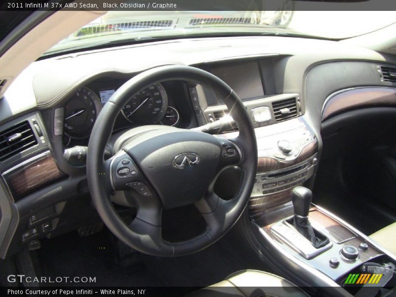 Dashboard of 2011 M 37x AWD Sedan