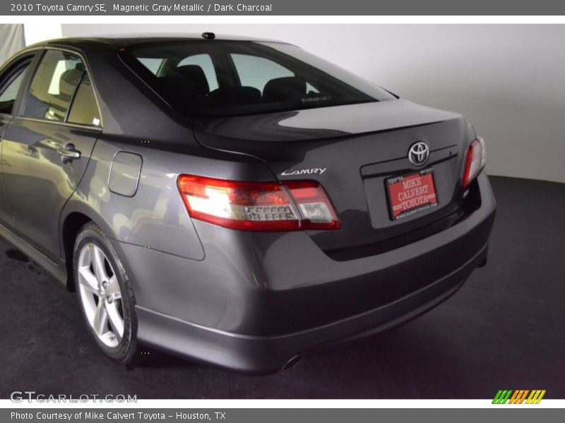 Magnetic Gray Metallic / Dark Charcoal 2010 Toyota Camry SE