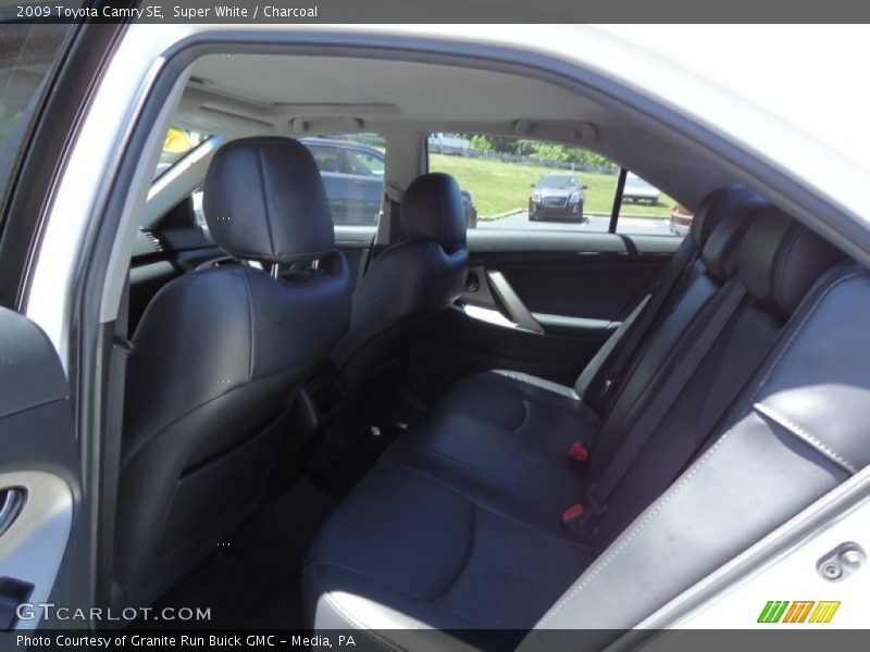 Super White / Charcoal 2009 Toyota Camry SE