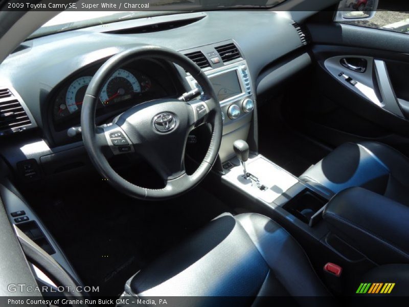 Super White / Charcoal 2009 Toyota Camry SE