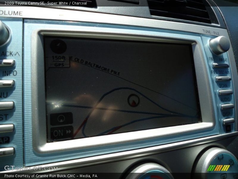 Super White / Charcoal 2009 Toyota Camry SE