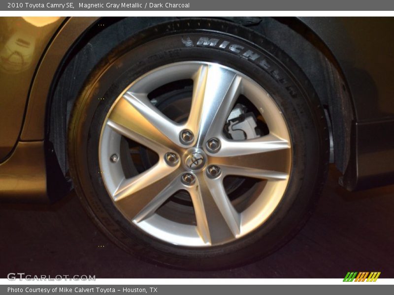 Magnetic Gray Metallic / Dark Charcoal 2010 Toyota Camry SE