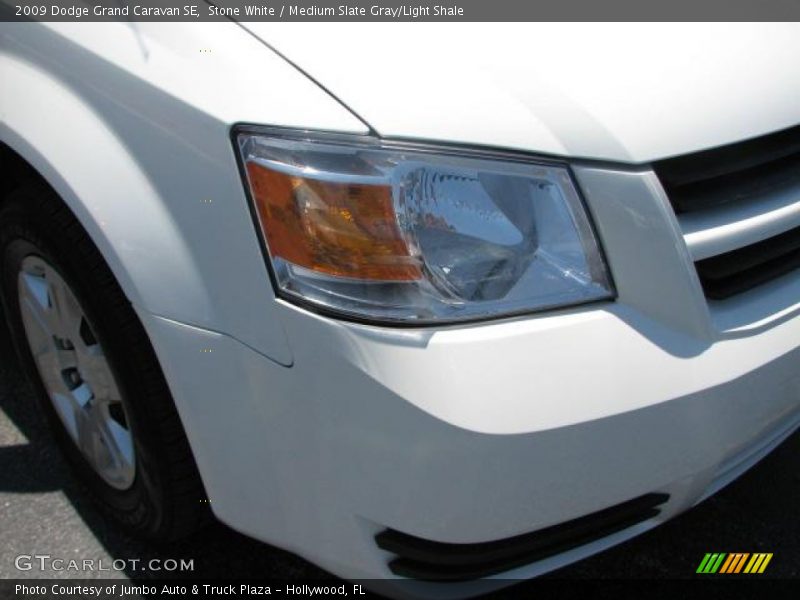 Stone White / Medium Slate Gray/Light Shale 2009 Dodge Grand Caravan SE