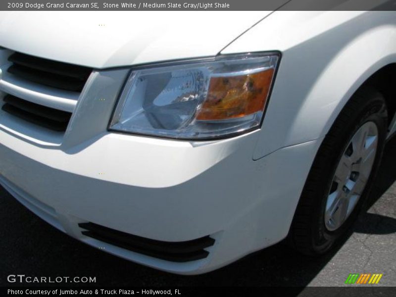 Stone White / Medium Slate Gray/Light Shale 2009 Dodge Grand Caravan SE