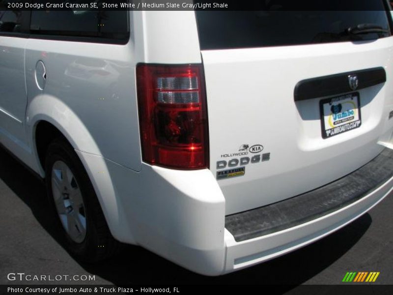 Stone White / Medium Slate Gray/Light Shale 2009 Dodge Grand Caravan SE