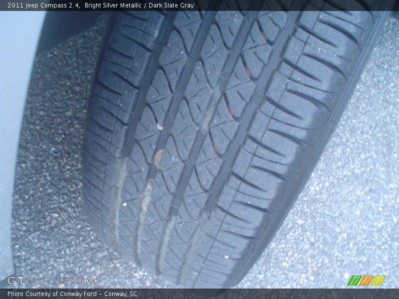 Bright Silver Metallic / Dark Slate Gray 2011 Jeep Compass 2.4