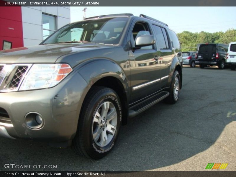 Storm Gray / Graphite 2008 Nissan Pathfinder LE 4x4