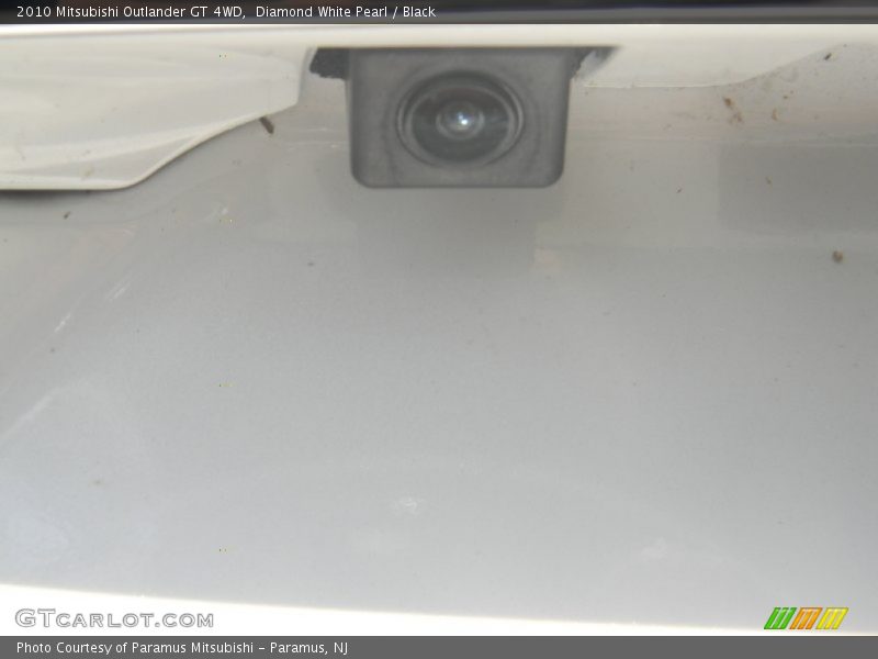 Diamond White Pearl / Black 2010 Mitsubishi Outlander GT 4WD