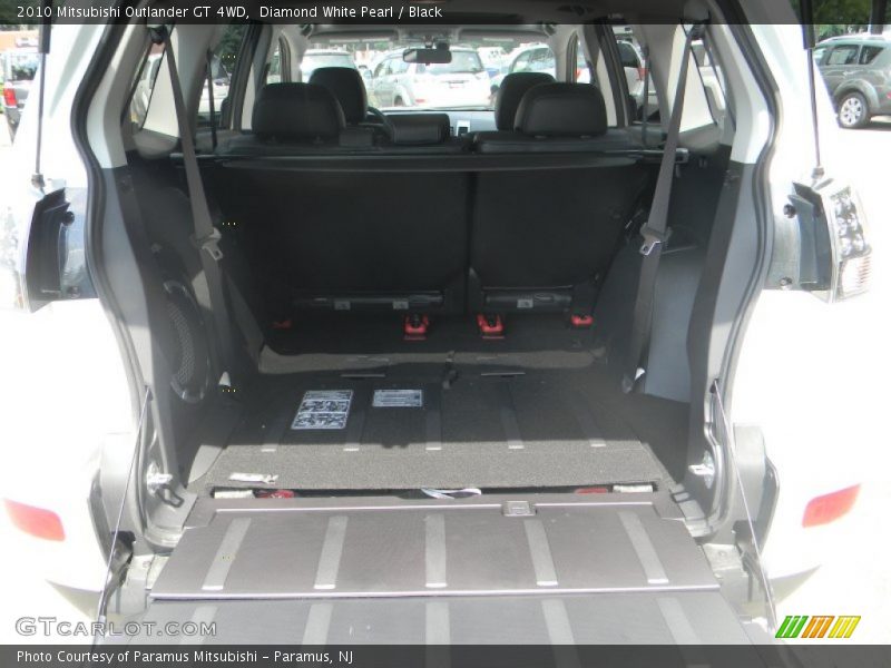 Diamond White Pearl / Black 2010 Mitsubishi Outlander GT 4WD