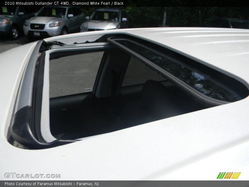Diamond White Pearl / Black 2010 Mitsubishi Outlander GT 4WD