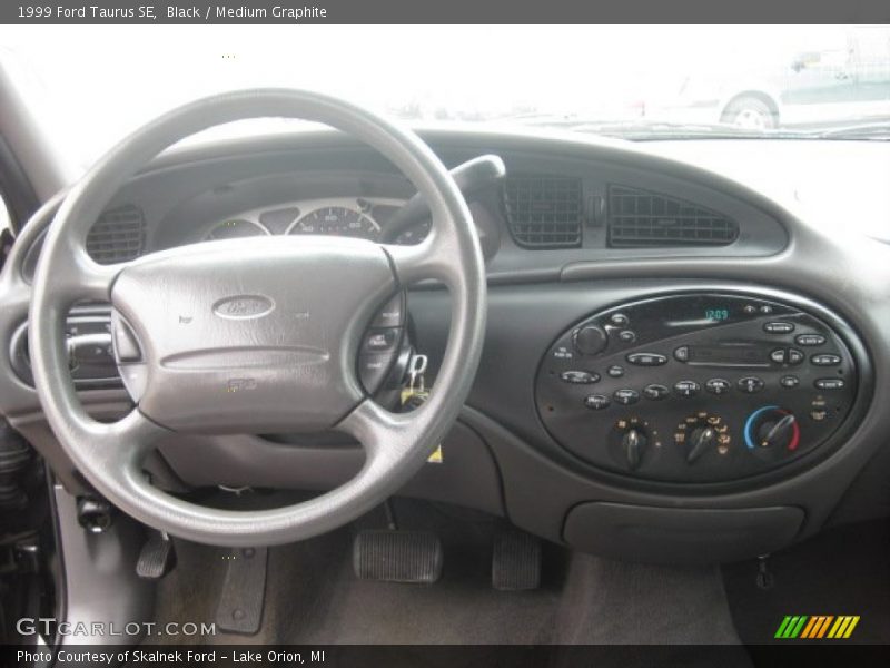 Black / Medium Graphite 1999 Ford Taurus SE