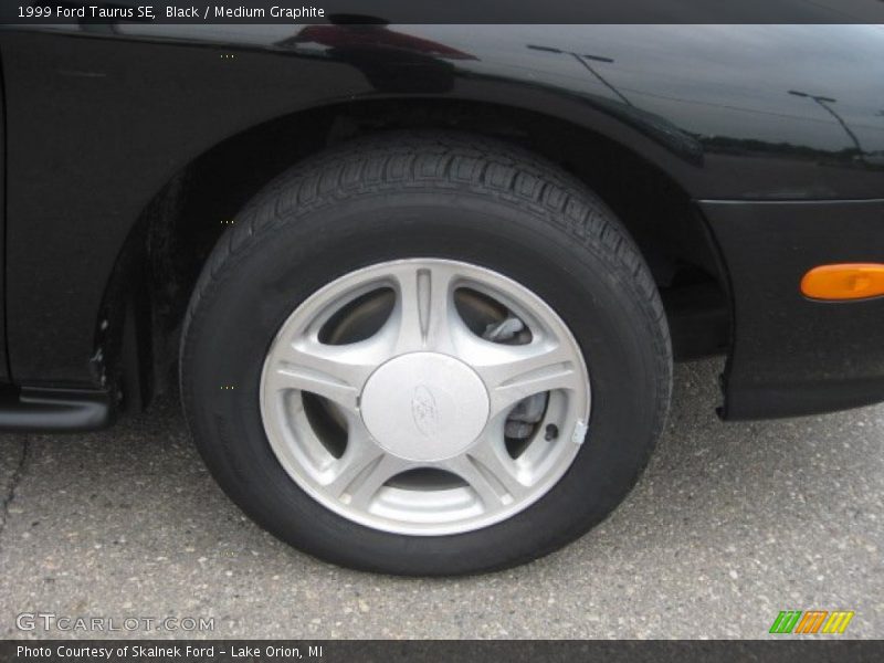Black / Medium Graphite 1999 Ford Taurus SE