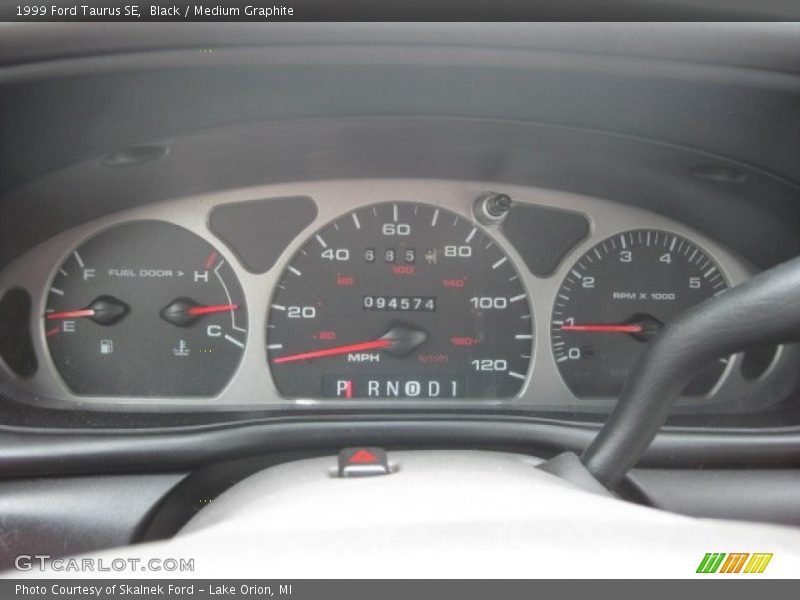 Black / Medium Graphite 1999 Ford Taurus SE